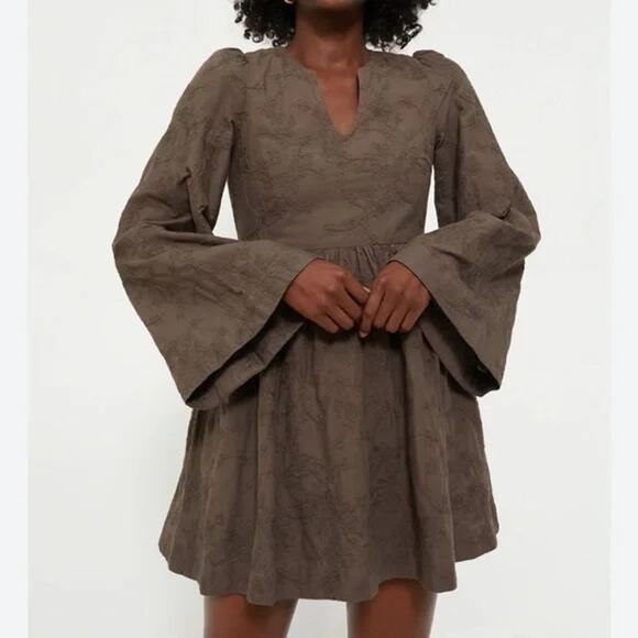 Tuckernuck Dresses & Skirts - TUCKERNUCK  Hyacinth House Brown Becca Bell-Sleeved Mini Dress NWT Size Small